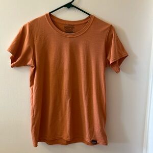 Patagonia women’s capilene cool Daily t small orange